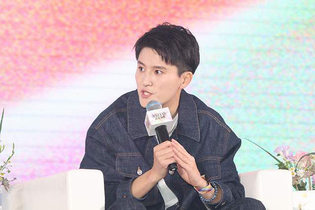 罗马诺独家消息，曼联中场范德贝克将租借加盟法兰克福，已经达成口头协议，HereWeGo！
